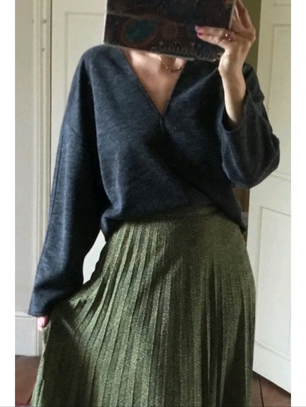 Zara sweater grey, a deep V-neck and a casual, slouchy silhouette Sz M